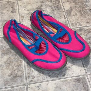 Sz. 4/5 girls water shoes 💦 👧 BRAND NEW